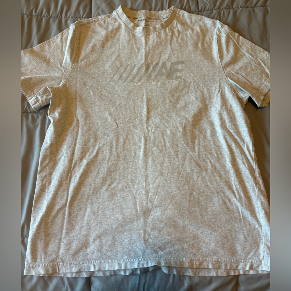 American eagle men’s standard fit grey logo t-shirt, Size L
